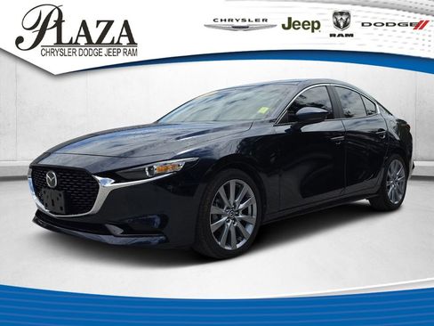 Used 2023 MAZDA MAZDA3 s FWD image 1