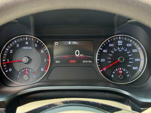 Used 2024 Kia Forte LX FWD image 17
