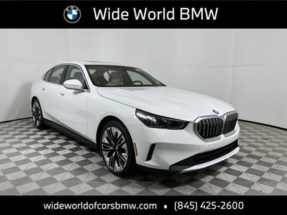 New 2025 BMW 530i xDrive w/ Premium Package