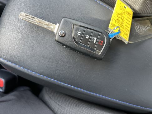 Used 2022 Toyota Corolla SE image 32