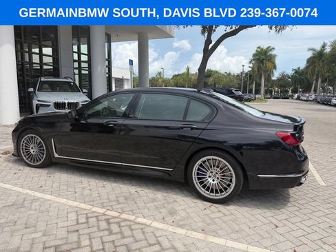 Used 2022 BMW ALPINA B7 xDrive AWD/4WD image 17