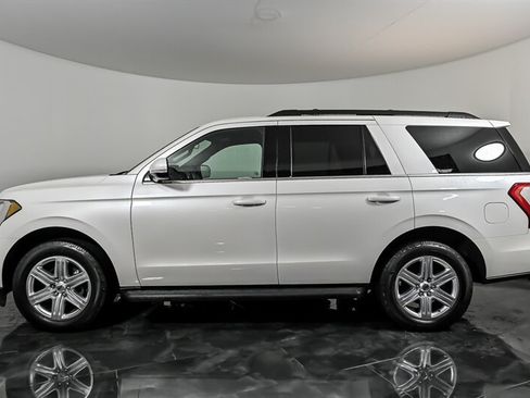 Used 2019 Ford Expedition XLT w/ Equipment Group 201A AWD/4WD image 6