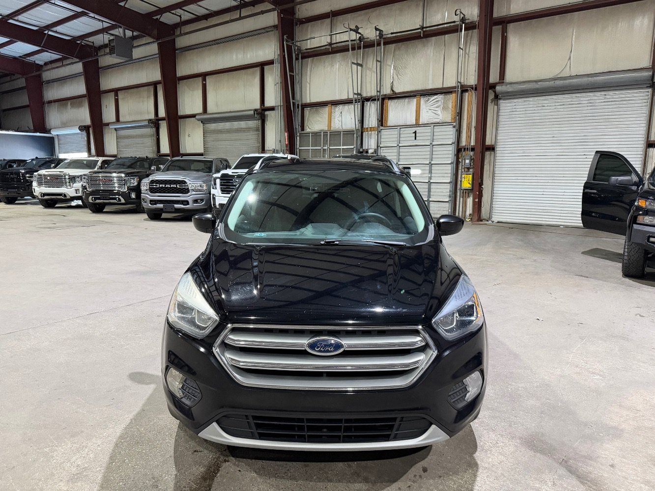 Used 2017 Ford Escape SE w/ Equipment Group 201A FWD image 10