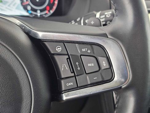 Used 2019 Jaguar F-PACE Prestige image 29