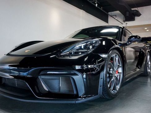 Used 2020 Porsche 718 Cayman GT4 RWD image 57