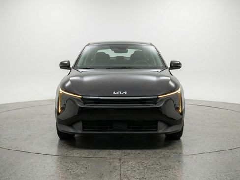 Used 2025 Kia K4 FWD image 2