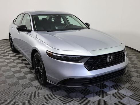 Used 2025 Honda Accord SE image 3