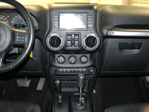 Certified 2016 Jeep Wrangler Unlimited Sahara w/ Max Tow Package image 14