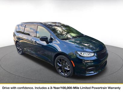 Used 2025 Chrysler Pacifica Limited