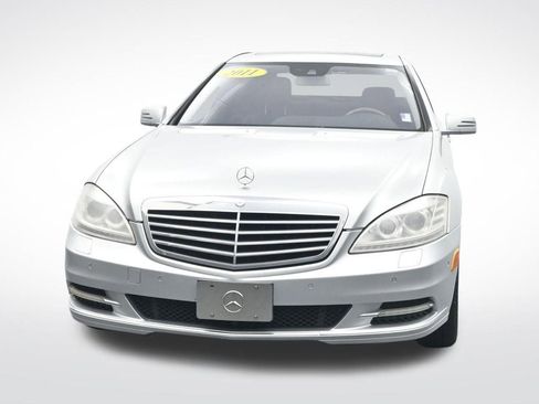 Used 2011 Mercedes-Benz S 550 4MATIC image 2