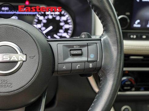 Used 2023 Nissan Rogue SL w/ SL Premium Package image 16