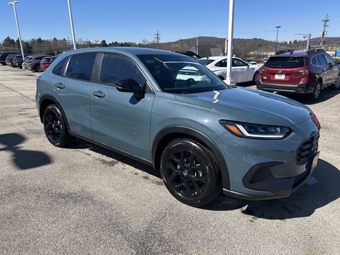 Used 2025 Honda HR-V Sport image 2