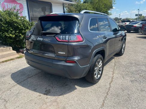 Used 2019 Jeep Cherokee Latitude Plus w/ Comfort/Convenience Group FWD image 7