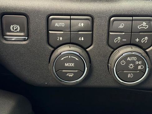 New 2026 Chevrolet Silverado 1500 High Country AWD/4WD image 31