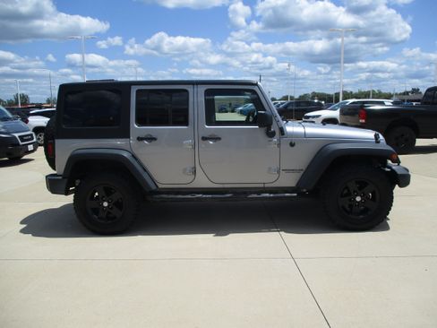 Used 2014 Jeep Wrangler Unlimited Sport w/ Quick Order Package 24S AWD/4WD image 7