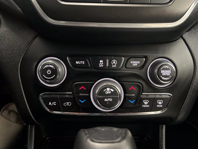 Used 2022 Jeep Cherokee Trailhawk AWD/4WD image 26