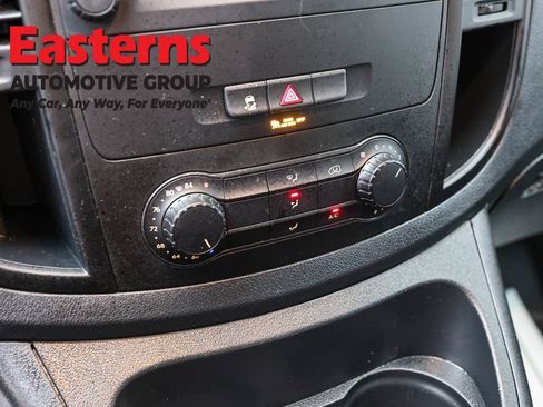 Used 2023 Mercedes-Benz Metris image 19