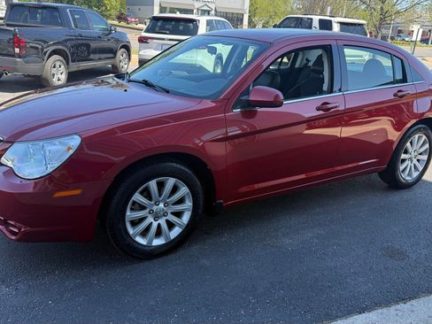 Used 2010 Chrysler Sebring Limited image 7