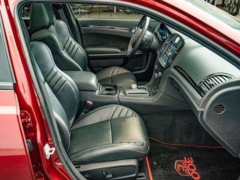 Used 2023 Chrysler 300 C RWD image 23