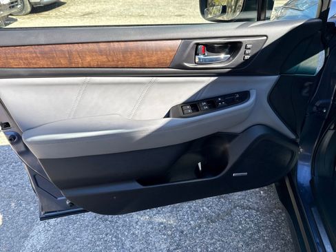 Used 2018 Subaru Outback 2.5i Limited AWD/4WD image 10
