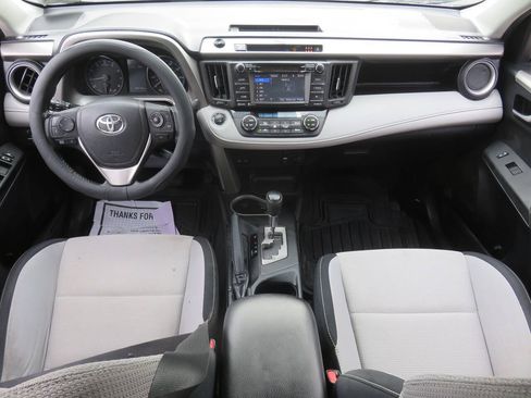 Used 2018 Toyota RAV4 XLE w/ Plus Extra Value Package AWD/4WD image 12