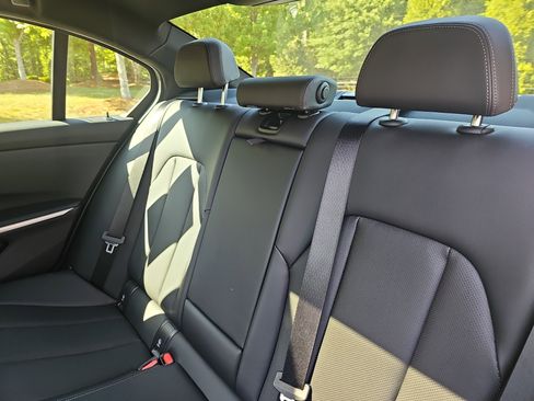 Certified 2025 BMW 330i Sedan w/ Premium Package RWD image 16