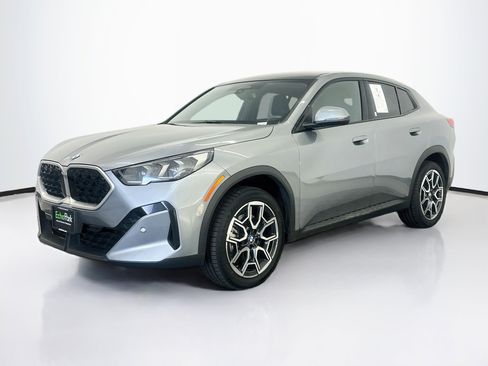 Used 2026 BMW X2 xDrive28i AWD/4WD image 3