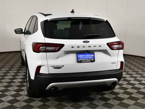 Used 2025 Ford Escape Active AWD/4WD image 6