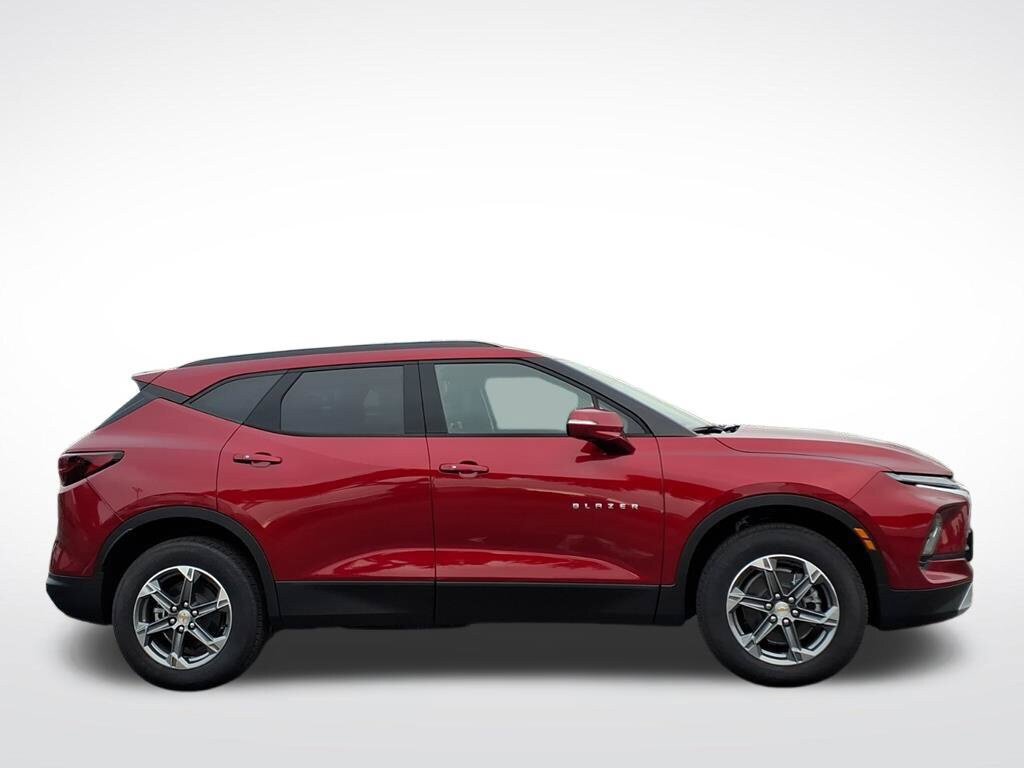 New 2026 Chevrolet Blazer LT w/ Sound & Technology Package FWD image 2
