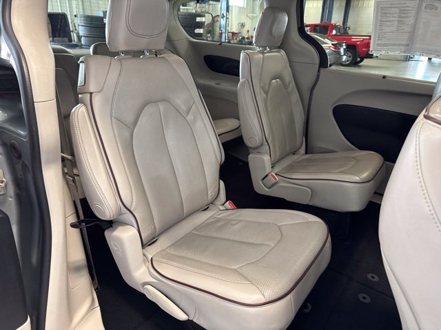 Used 2020 Chrysler Pacifica Limited FWD image 20