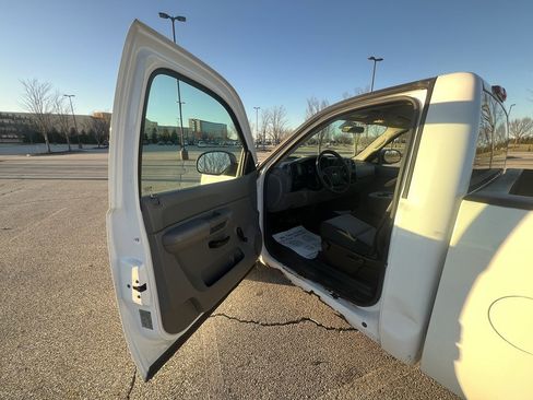 Used 2009 GMC Sierra 1500 W/T w/ SL Package image 13