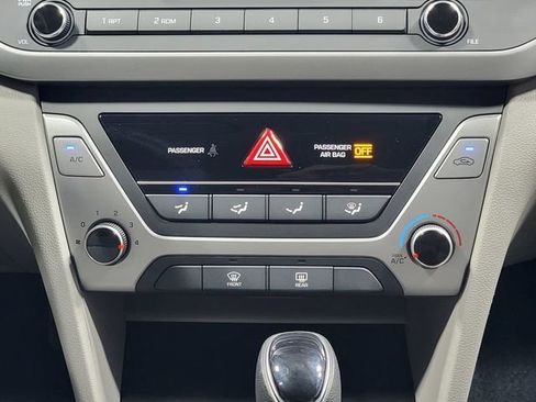 Used 2018 Hyundai Elantra SE w/ Cargo Package FWD image 21
