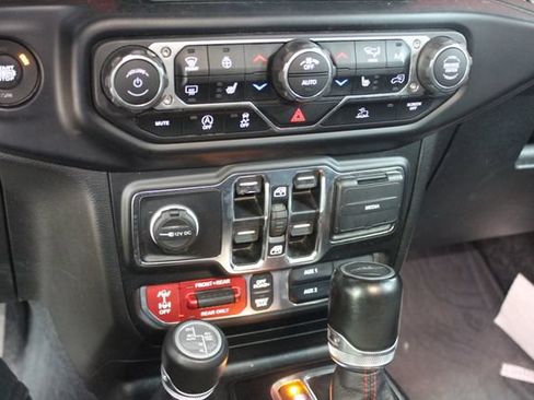 Used 2022 Jeep Gladiator Rubicon w/ Dual Top Group AWD/4WD image 20