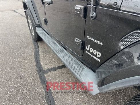 Used 2018 Jeep Wrangler Unlimited Sahara w/ Dual Top Group image 19