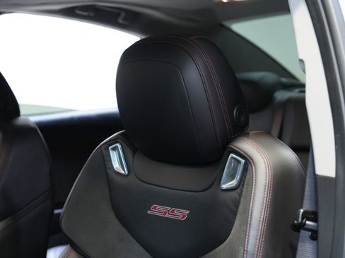 Used 2016 Chevrolet SS image 30