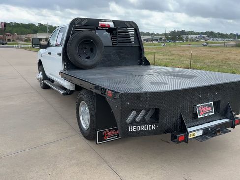 Used 2024 RAM 3500 Tradesman w/ Chrome Appearance Group AWD/4WD image 7