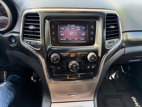 Used 2014 Jeep Grand Cherokee Laredo w/ Quick Order Package 23E AWD/4WD image 16
