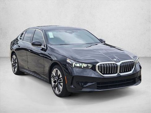 New 2026 BMW 530i w/ Premium Package image 3