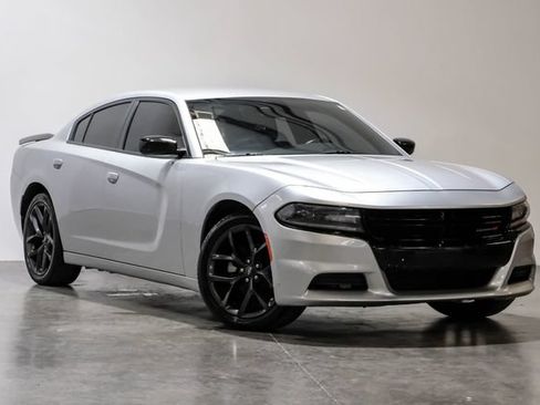 Used 2021 Dodge Charger SXT w/ Blacktop Package RWD image 7