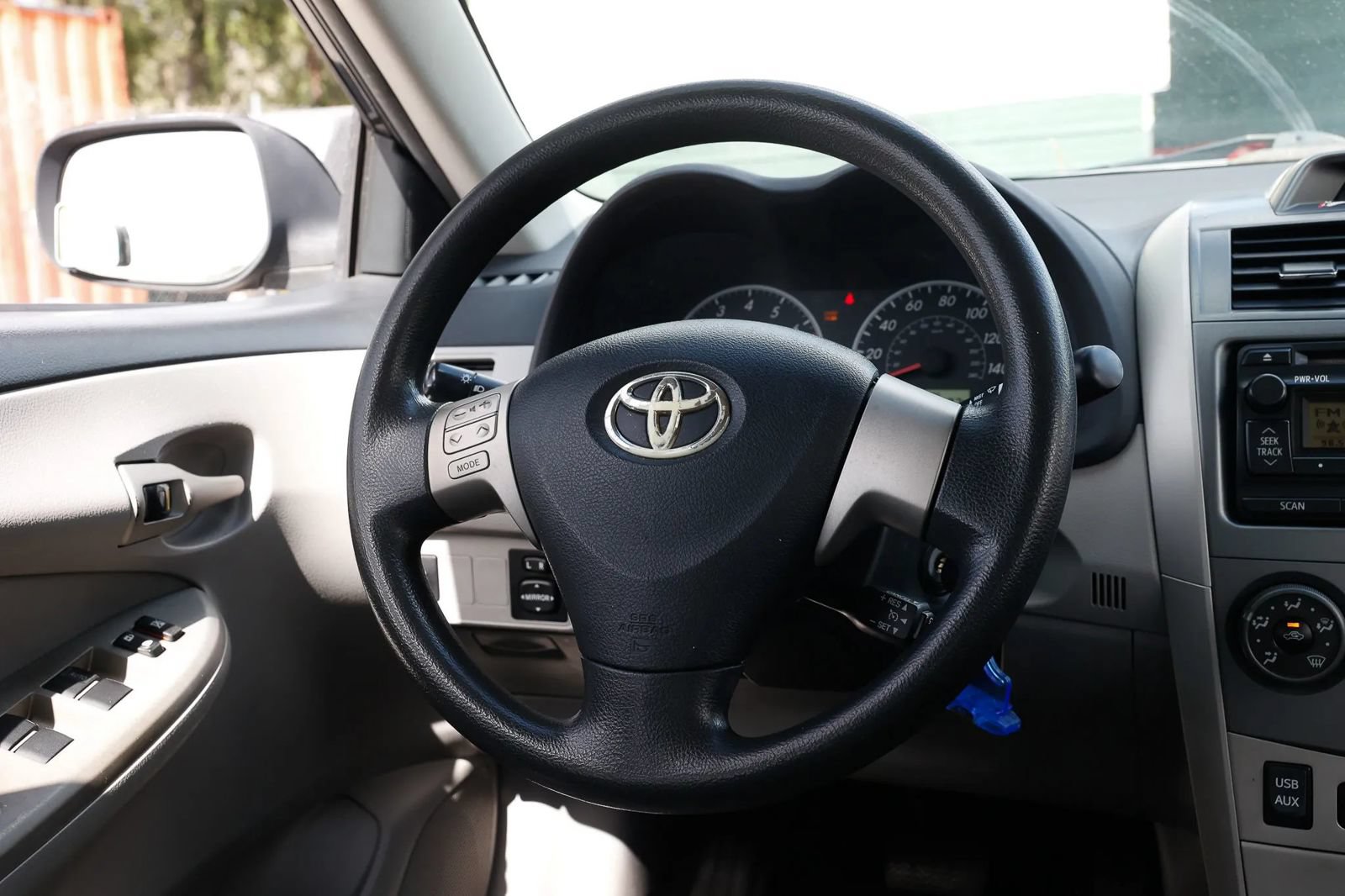 Used 2012 Toyota Corolla LE FWD image 25