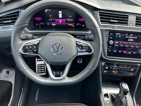 Used 2022 Volkswagen Tiguan SE R-Line AWD/4WD image 15