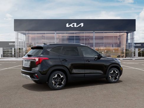 New 2026 Kia Seltos S FWD image 6