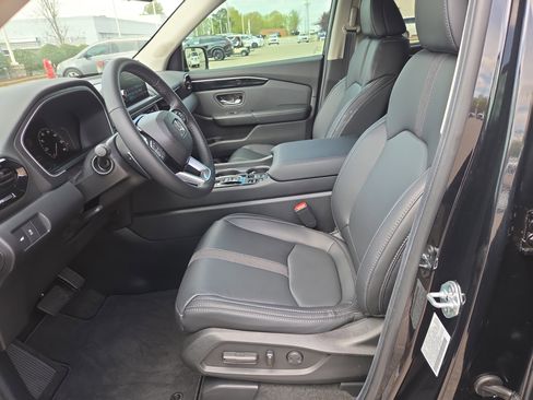 Used 2025 Honda Pilot EX-L image 5