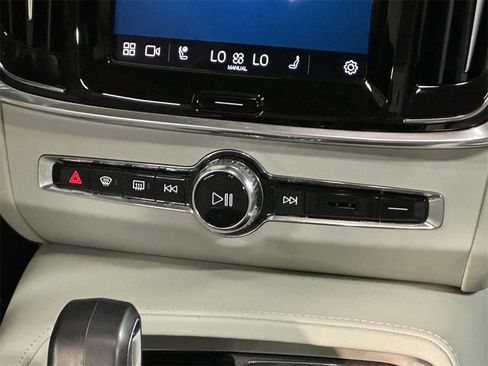 Used 2023 Volvo S90 B6 Plus w/ Protection Package Premier image 20