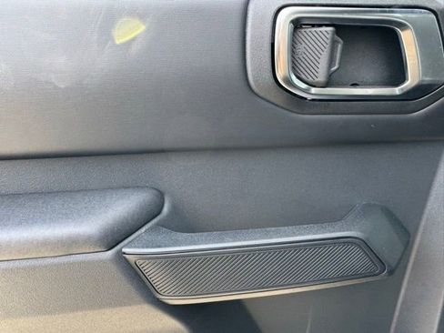 New 2025 Ford Bronco Badlands image 16