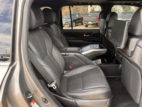 Used 2023 Lexus LX 600 4WD w/ Ultra Luxury Package image 30