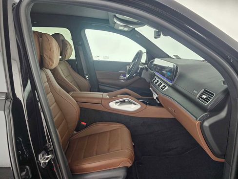 New 2026 Mercedes-Benz GLS 580 4MATIC image 10