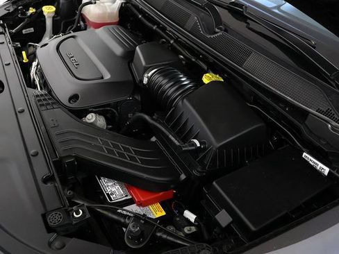 Used 2025 Chrysler Pacifica Limited FWD image 39