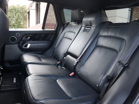 Used 2020 Land Rover Range Rover HSE image 32