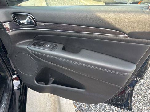 Used 2020 Jeep Grand Cherokee Overland image 33